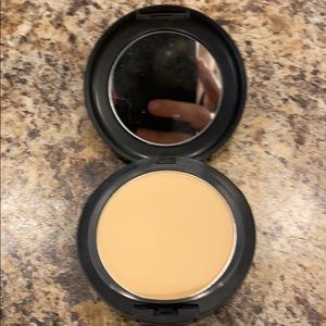 Mac Studio Fix in color C4.